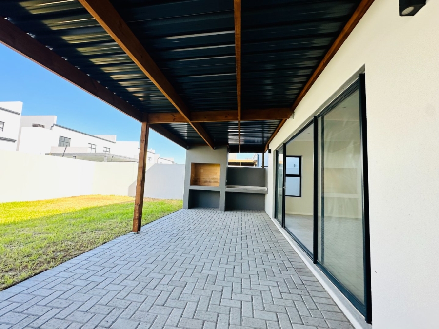 4 Bedroom Property for Sale in Sandown Western Cape